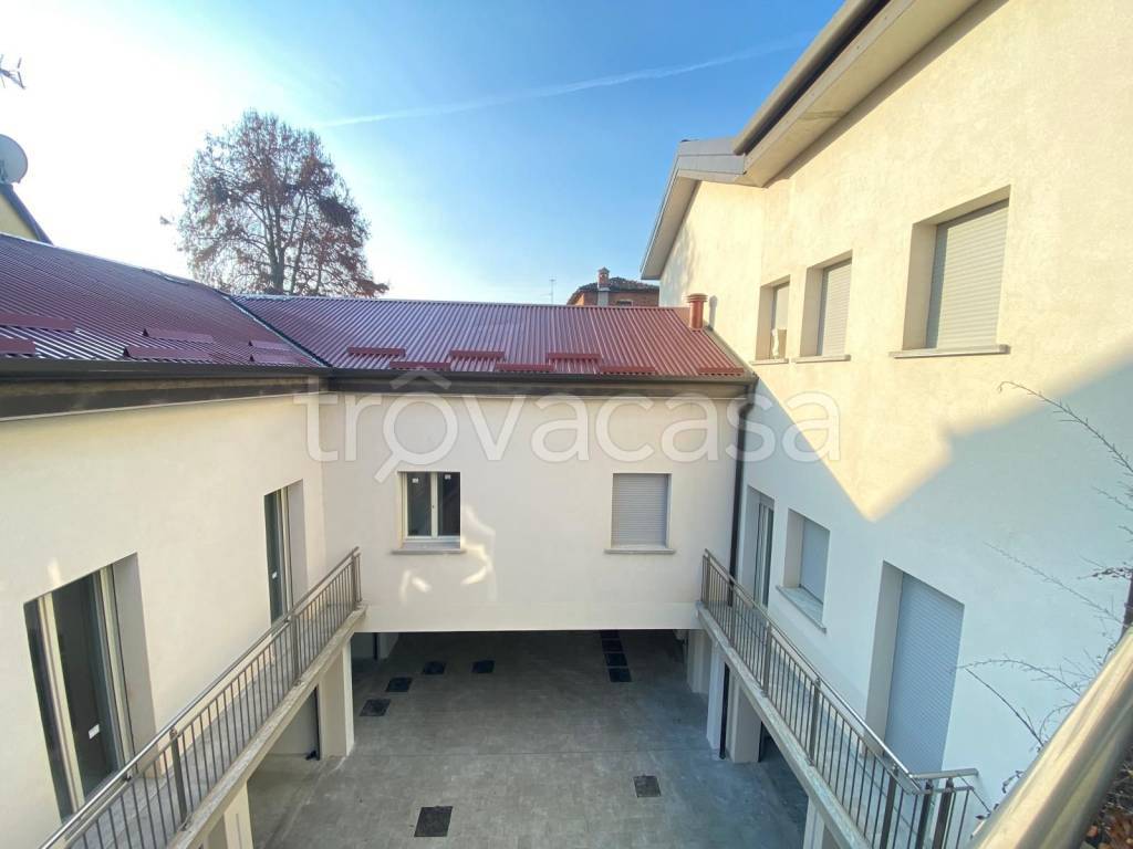 appartamento in vendita a Pavia in zona Centro Città