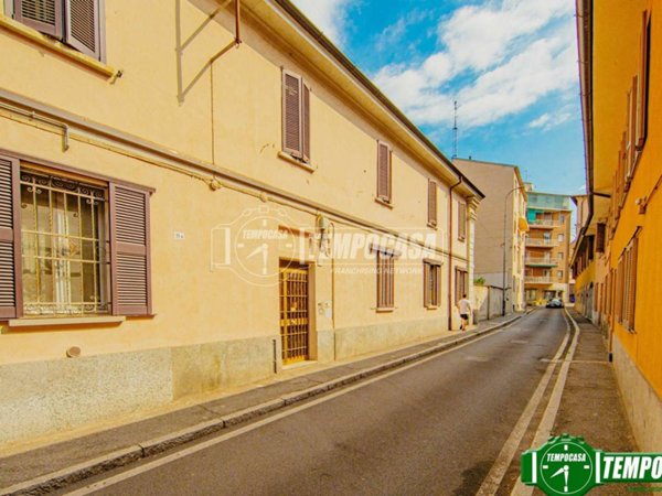 appartamento in vendita a Pavia in zona Stazione