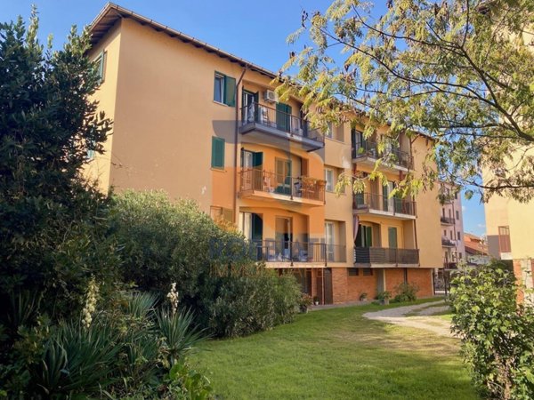 appartamento in vendita a Pavia in zona Borgo Ticino