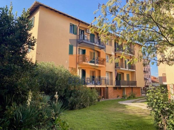 appartamento in vendita a Pavia in zona Borgo Ticino