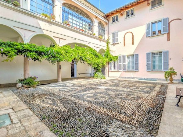 appartamento in vendita a Pavia in zona Centro Città