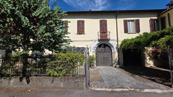 casa indipendente in vendita a Pavia in zona Centro Città