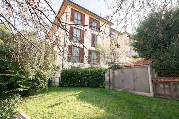 appartamento in vendita a Pavia in zona Centro Città
