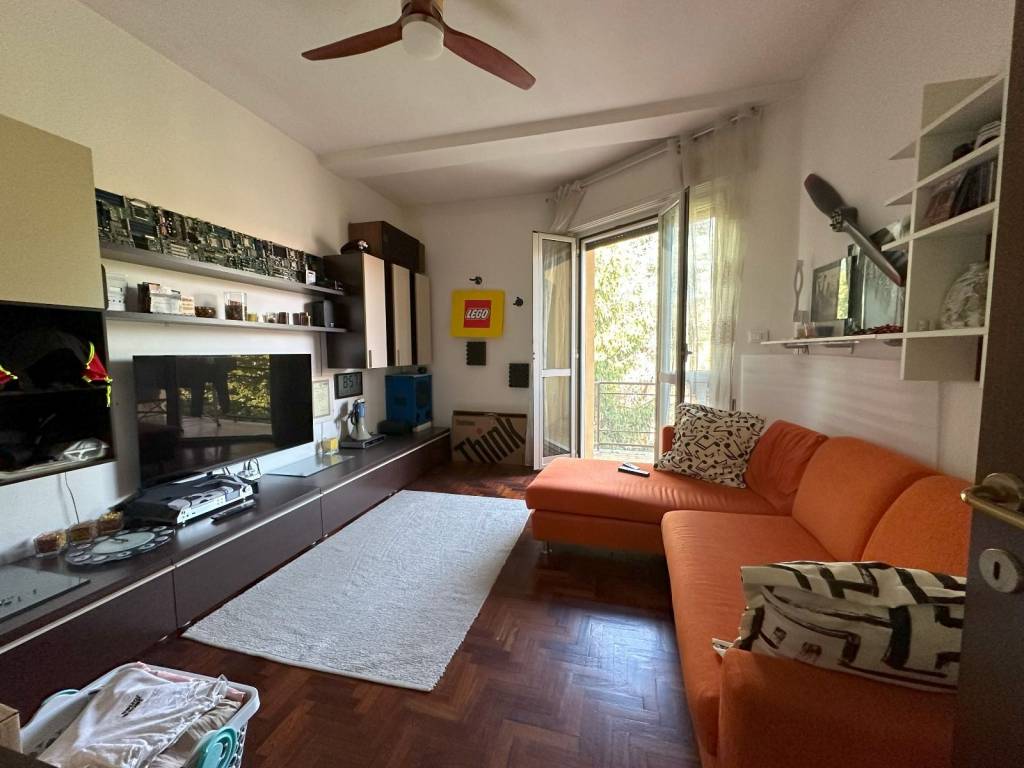 appartamento in vendita a Pavia in zona Vallone