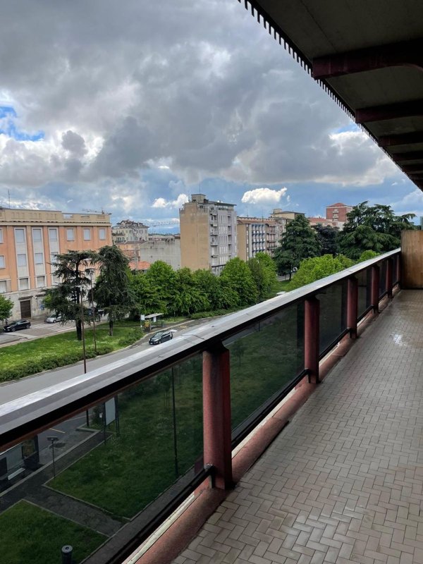 appartamento in vendita a Pavia in zona Stazione