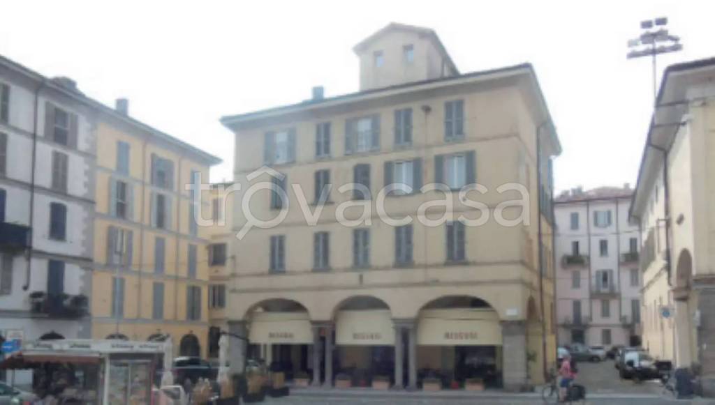 appartamento in vendita a Pavia in zona Centro Città