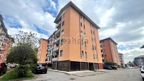 appartamento in vendita a Pavia in zona Campari