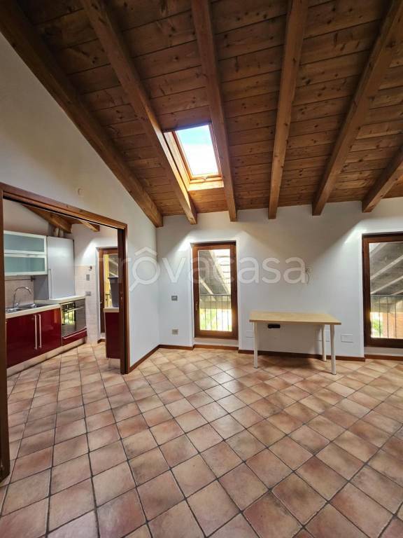 appartamento in vendita a Pavia in zona Fossarmato