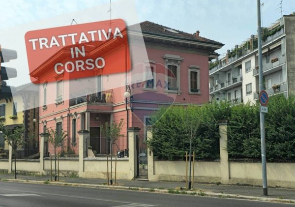 appartamento in vendita a Pavia in zona Centro Città