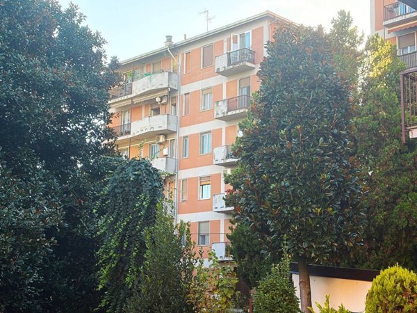 appartamento in vendita a Pavia in zona San Pietro