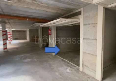 appartamento in vendita a Pavia in zona Fossarmato