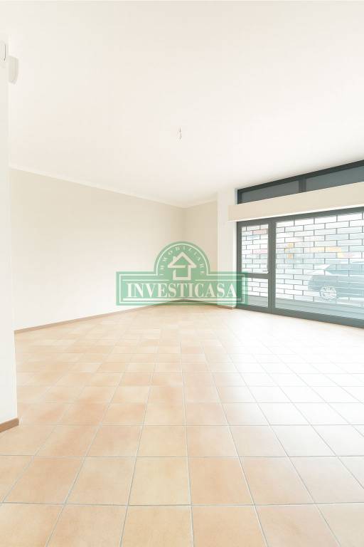 negozio in vendita a Pavia in zona Città Giardino