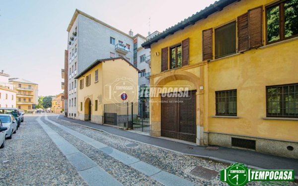 appartamento in vendita a Pavia in zona Centro Città