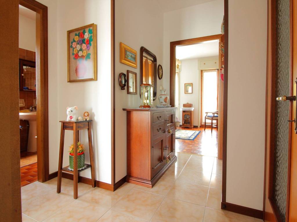 appartamento in vendita a Pavia in zona Vallone