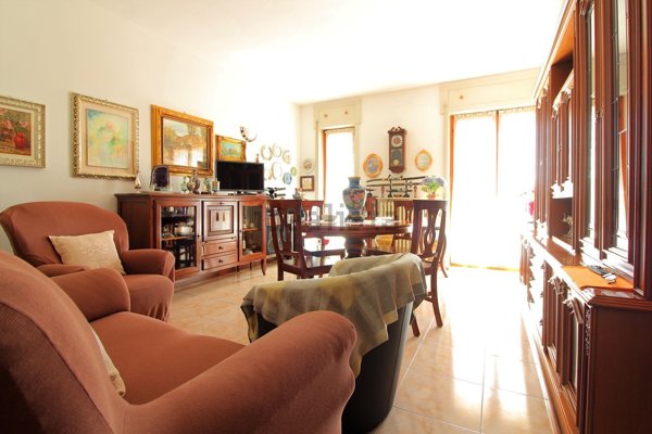 appartamento in vendita a Pavia in zona Vallone