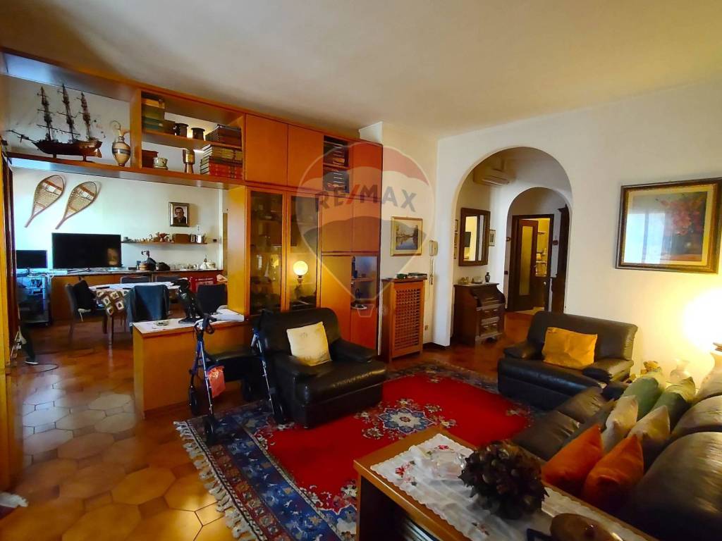 intera palazzina in vendita a Pavia in zona Pompieri