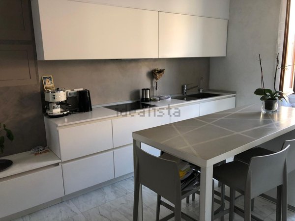 appartamento in vendita a Pavia in zona Centro Città