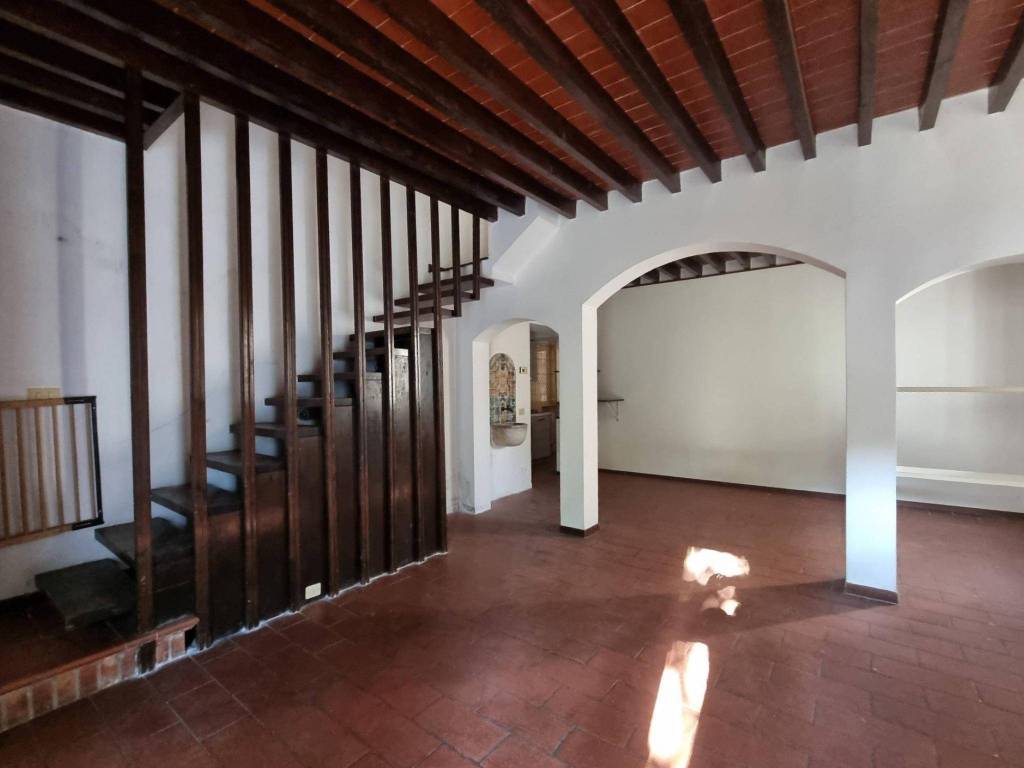 appartamento in vendita a Pavia in zona Pompieri