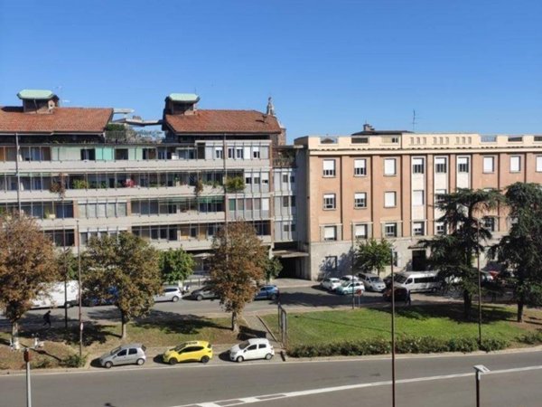 appartamento in vendita a Pavia in zona Stazione