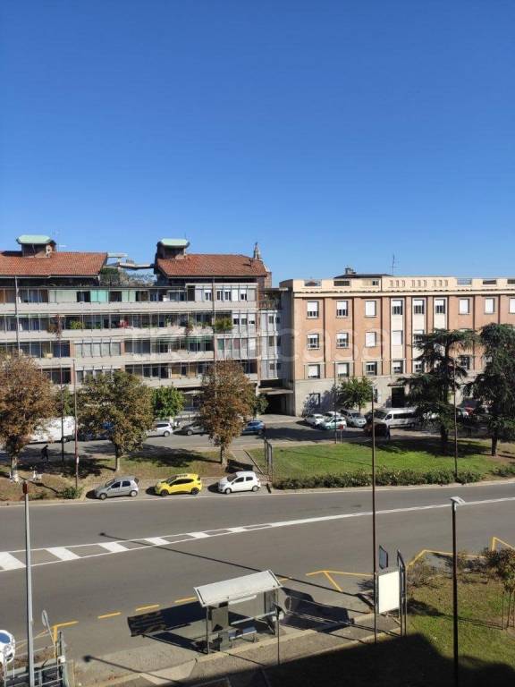 appartamento in vendita a Pavia in zona Stazione