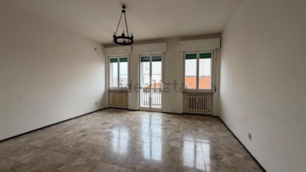 appartamento in vendita a Pavia in zona Centro Città