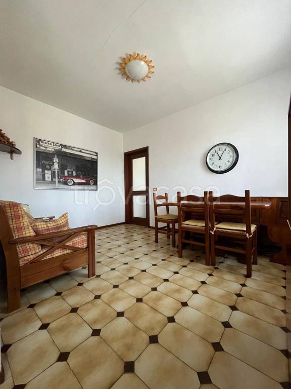 appartamento in vendita a Pavia in zona Chiozzo