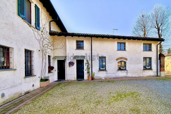 casa indipendente in vendita a Pavia in zona Fossarmato