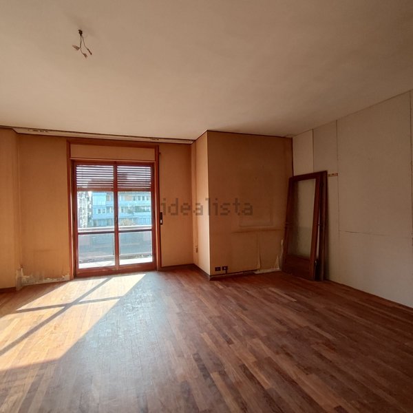 appartamento in vendita a Pavia in zona Stazione