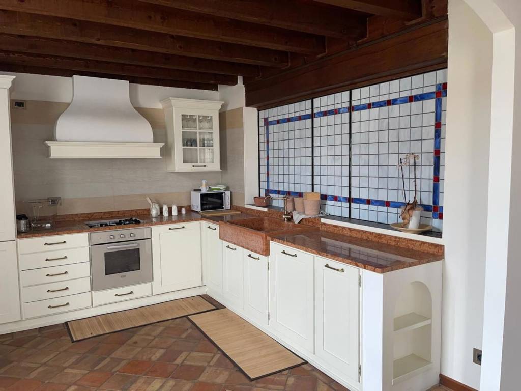 appartamento in vendita a Pavia in zona Centro Città