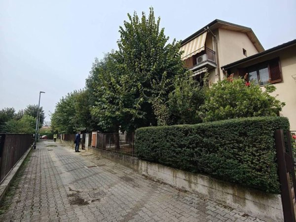 appartamento in vendita a Pavia in zona Vallone