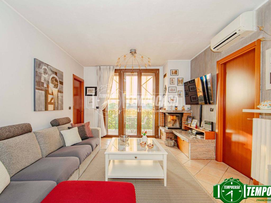 appartamento in vendita a Pavia in zona Vallone