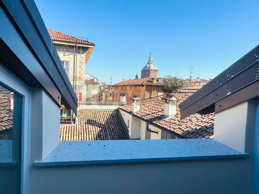 appartamento in vendita a Pavia in zona Centro Città