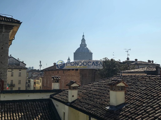 appartamento in vendita a Pavia in zona Centro Città