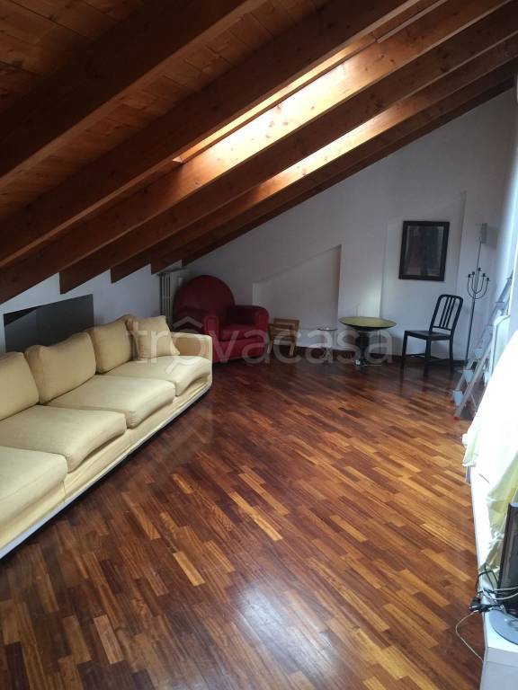 appartamento in vendita a Pavia in zona Stazione