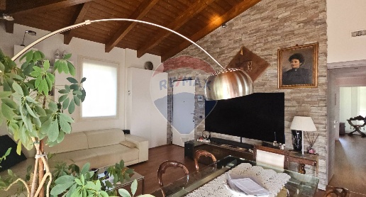 appartamento in vendita a Pavia in zona Casa sul Fiume