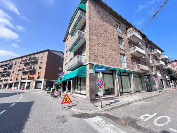 negozio in vendita a Pavia in zona Città Giardino