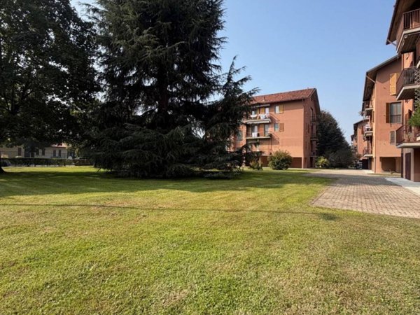 appartamento in vendita a Pavia in zona Casa sul Fiume