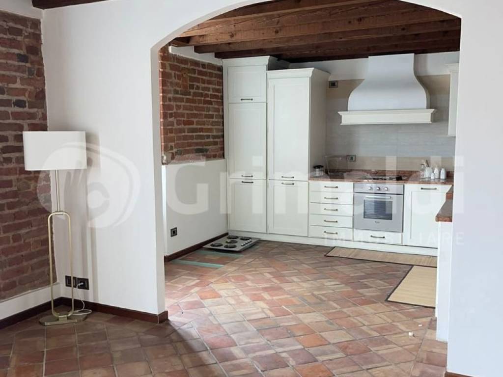 appartamento in vendita a Pavia in zona Centro Città