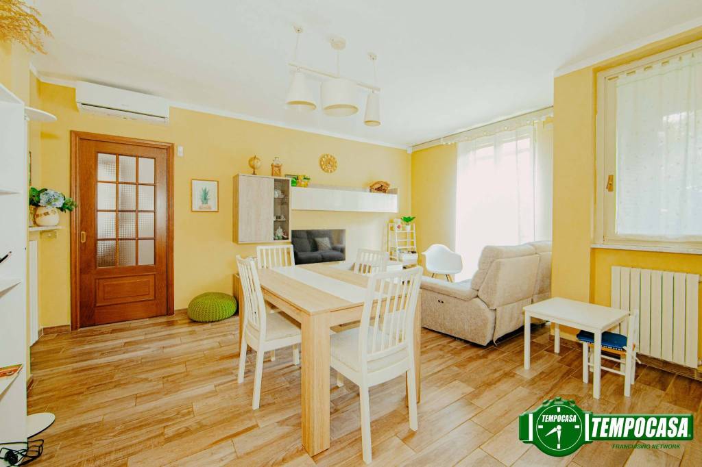 appartamento in vendita a Pavia in zona Borgo Ticino