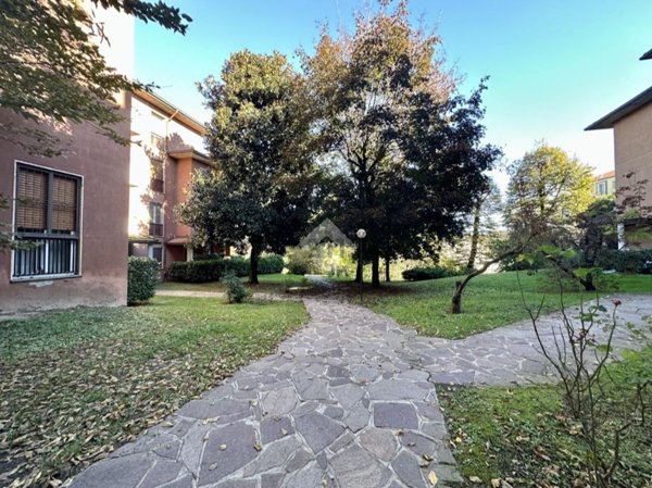 appartamento in vendita a Pavia in zona Città Giardino