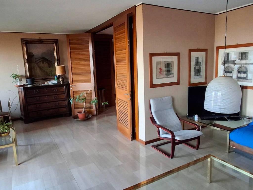 appartamento in vendita a Pavia in zona Policlinico