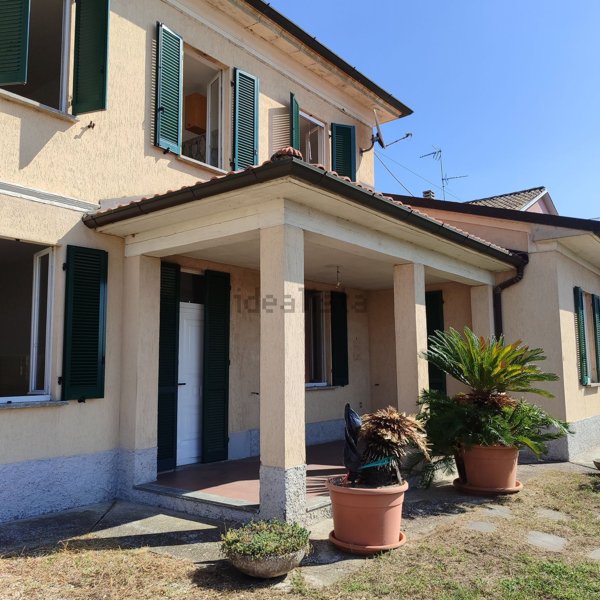 casa indipendente in vendita a Pavia