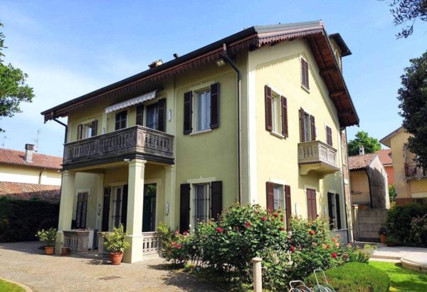 casa indipendente in vendita a Pavia in zona Centro Città
