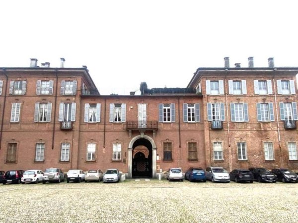 appartamento in vendita a Pavia in zona Centro Città