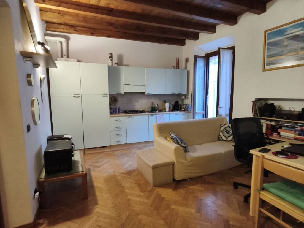 appartamento in vendita a Pavia in zona Centro Città