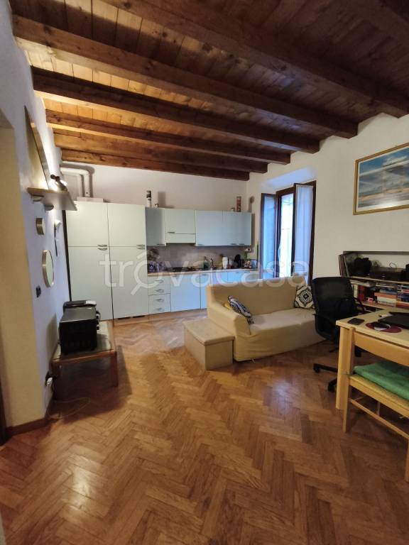 appartamento in vendita a Pavia in zona Centro Città