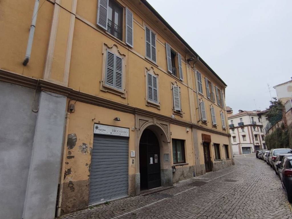 appartamento in vendita a Pavia in zona Centro Città