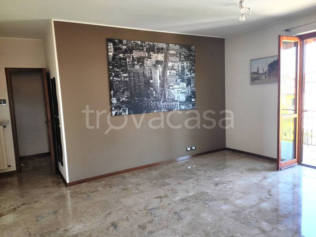 appartamento in vendita a Pavia in zona Vallone