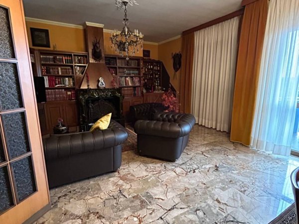 appartamento in vendita a Pavia in zona Pompieri