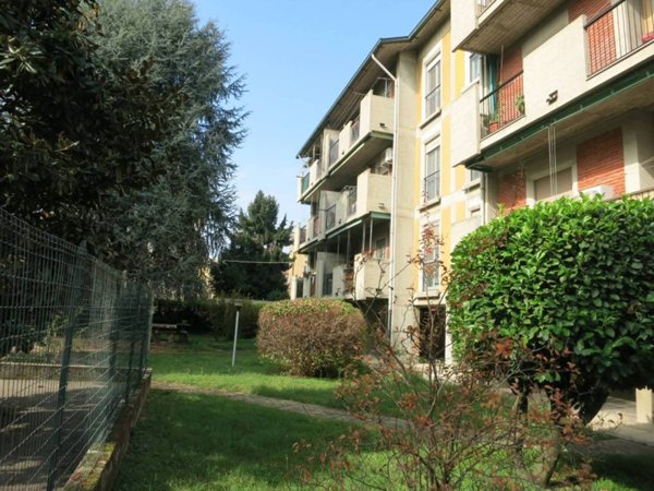 appartamento in vendita a Pavia in zona Vallone